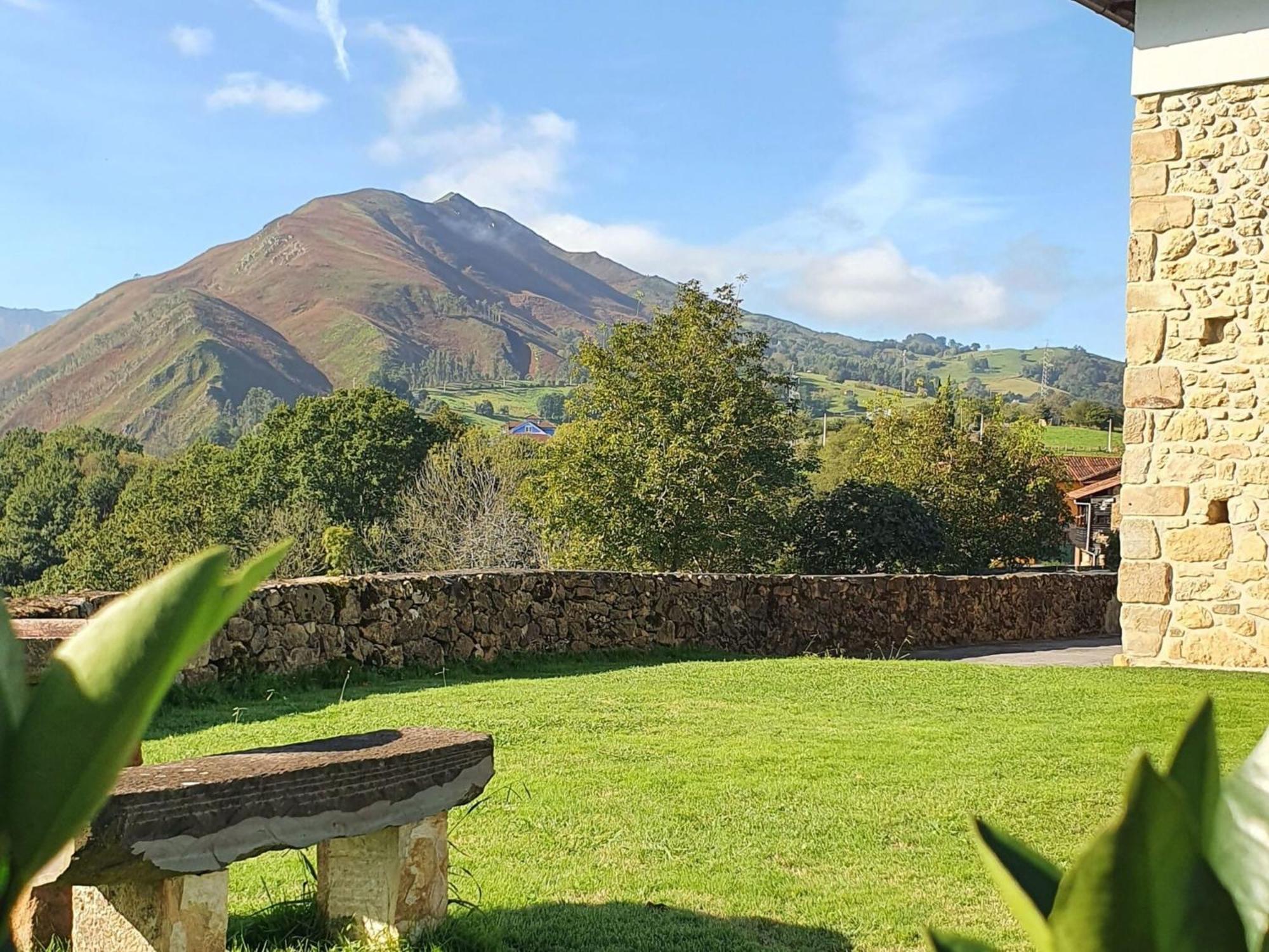 La Torre De Llames Arriondas Exteriér fotografie