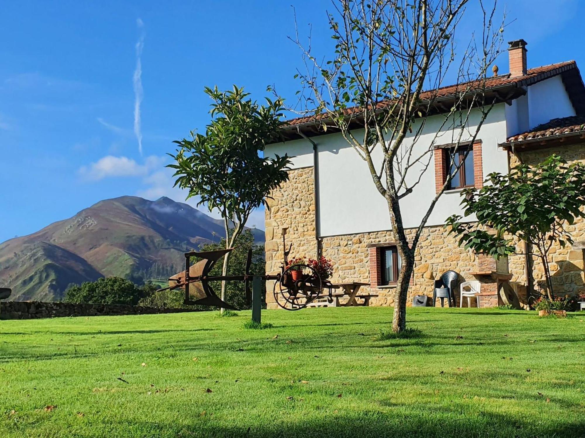 La Torre De Llames Arriondas Exteriér fotografie